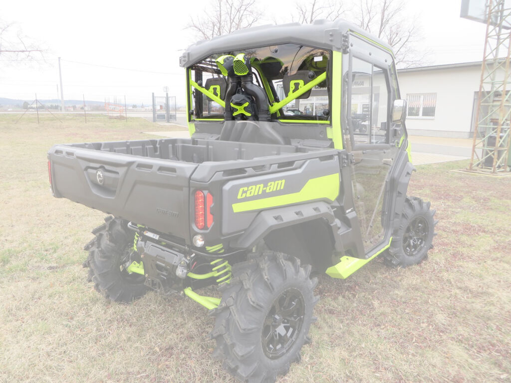 Rear Panel CAN-AM Defender XMR