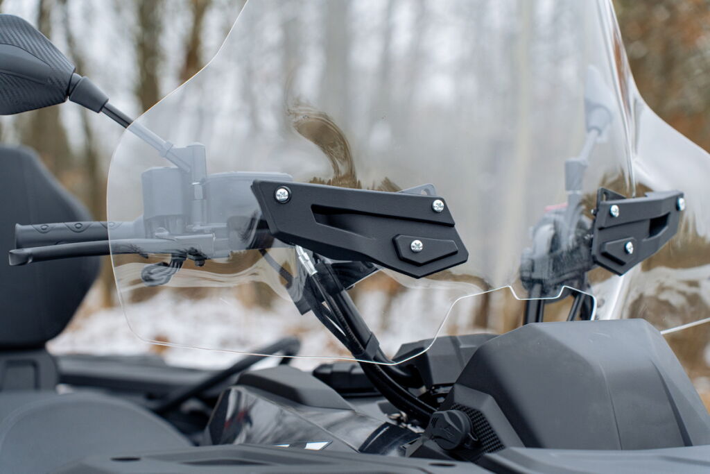 SHARK ATV WINDSHIELD (UNIVERSAL WITH MOUNTING KIT) 2025