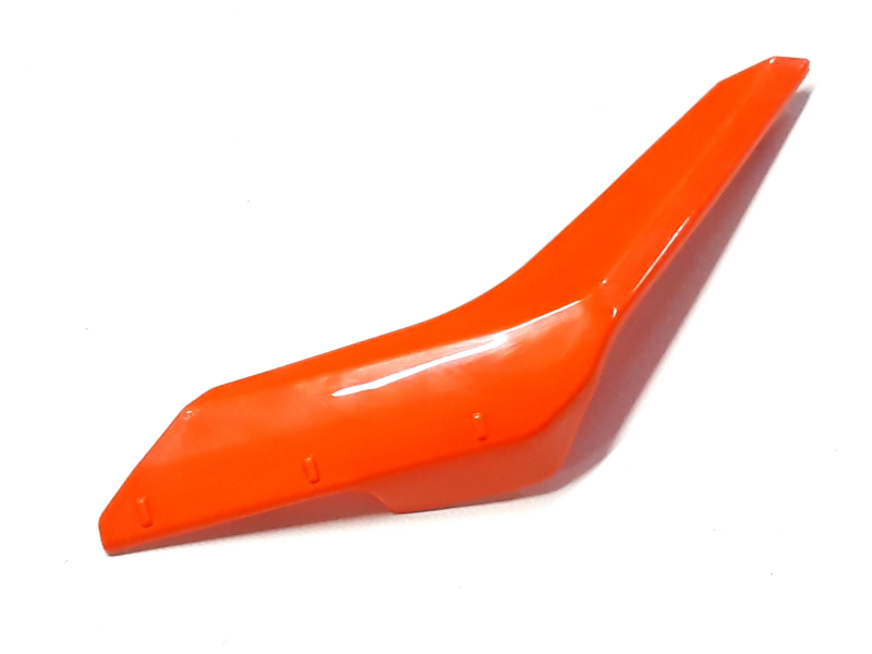 Оригінальна запчастина Linhai FRONT COVER TRIM STRIP LH, ORANGE INJECTION