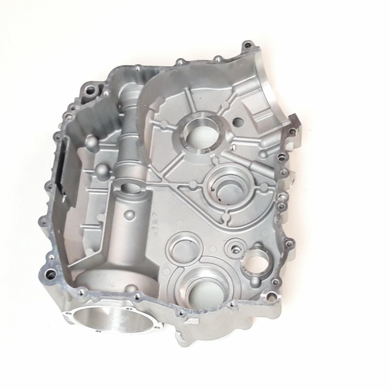 RIGHT CRANKCASE ASSY
