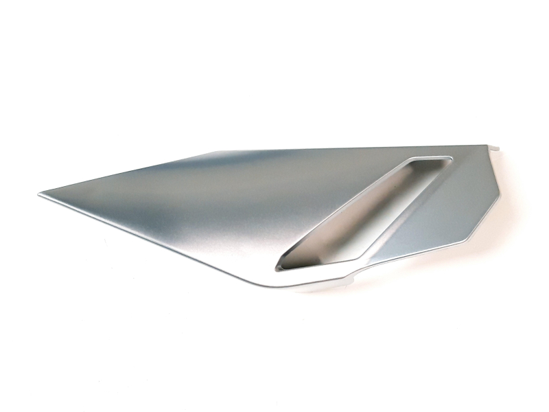 Оригінальна запчастина Linhai FRONT LOWER RIGHT DECORATIVE COVER (SILVER)